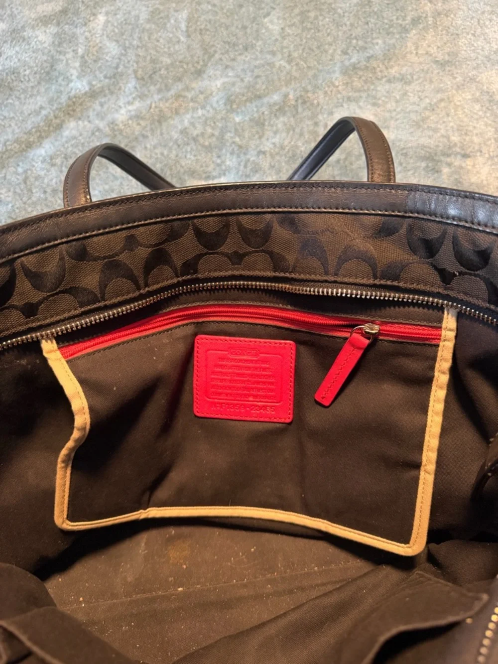 Coach Signature Canvas‎ Tote Bag in Black